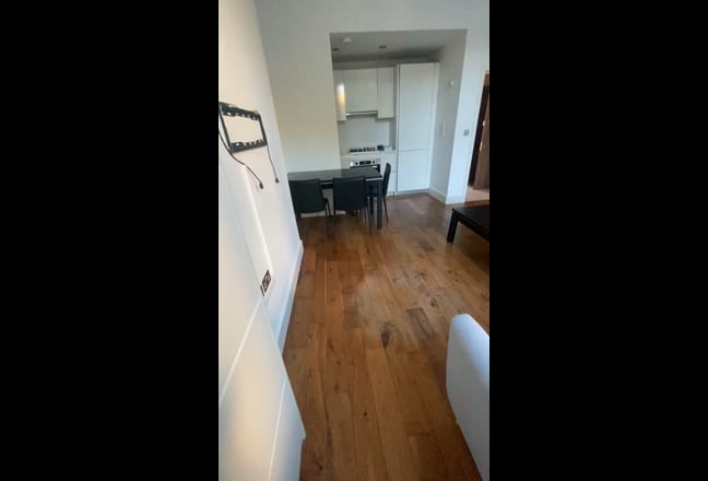 Luxury One Bedroom Flat In Queens Park  Main Photo