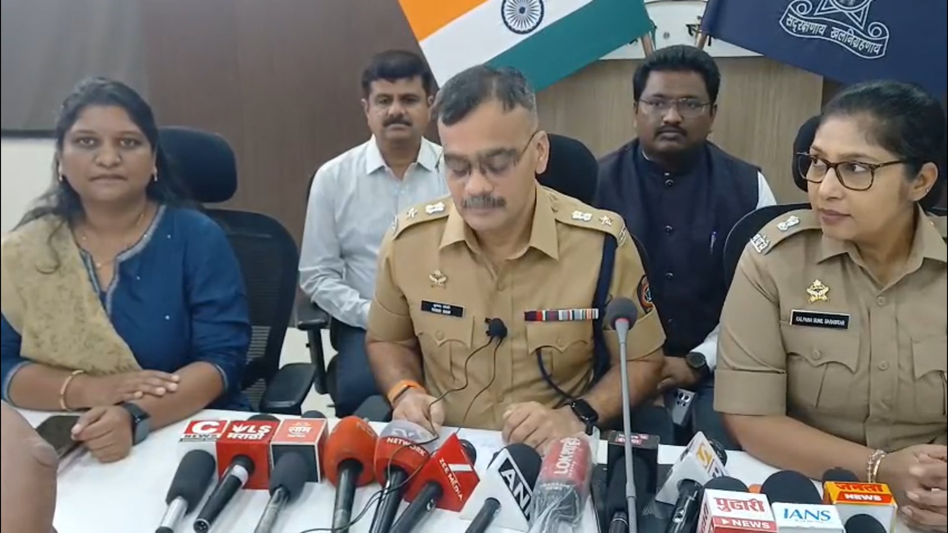 14 फरार आरोपींचा आत्मसमर्पण एसपी तुषार दोषी 
