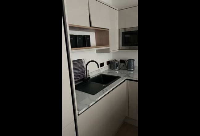 Stylish Modern 2-Bed Flat – Tooting Broadway Main Photo