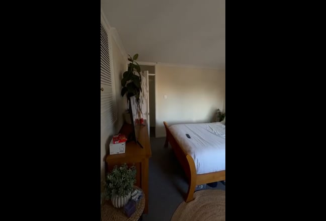 Bright Double Room in Calm and Friendly House  Main Photo