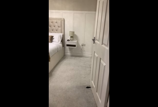 Luxury Double Room in Rochdale OL11 Main Photo