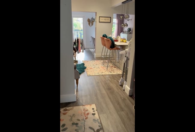 Bright double room in a friendly Mill Hill home! Main Photo