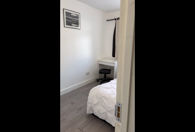 Room to rent  Main Photo