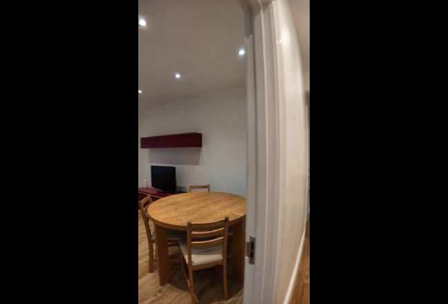 3 bed flat PLUS separate living room - Old Street Main Photo