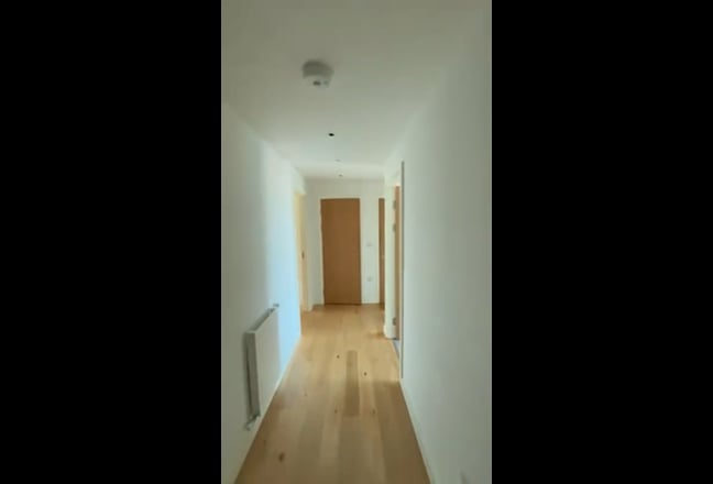 Looking for a flatmate Main Photo