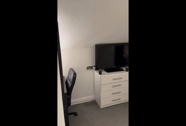 Luxury Ensuite - Own Private Entrance-shared House Main Photo