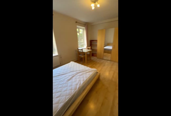 Rent Inc All Bills Available for Short Let in NW1 Main Photo