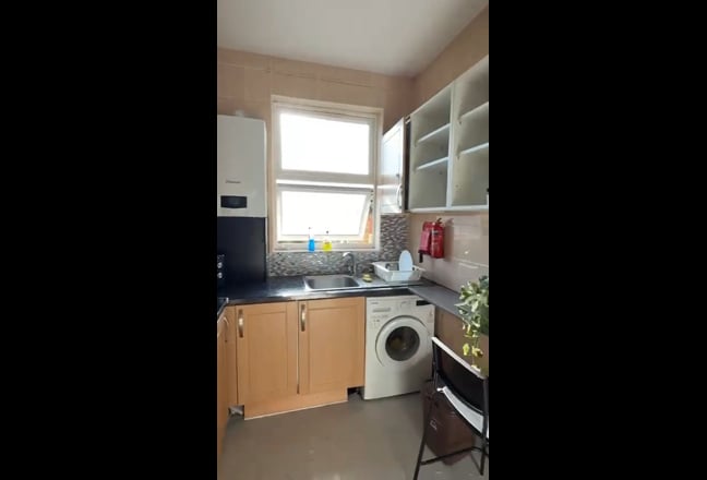 Bright and Cozy BOX Room in Southfields🤩New Year Main Photo
