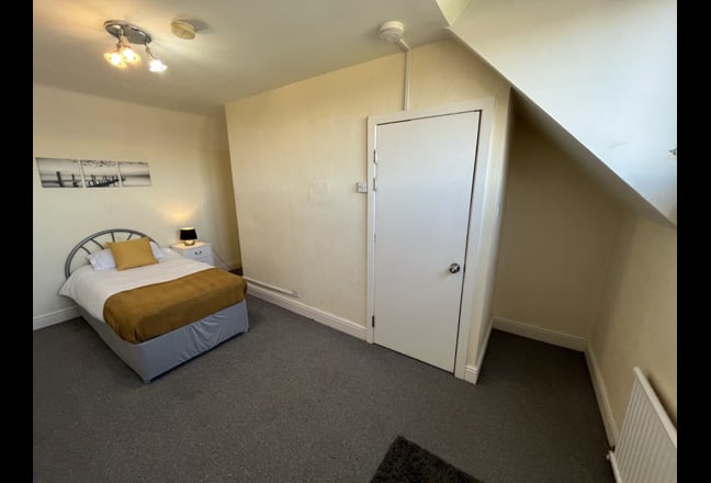 Furnished Loft Room in Shirebrook Main Photo