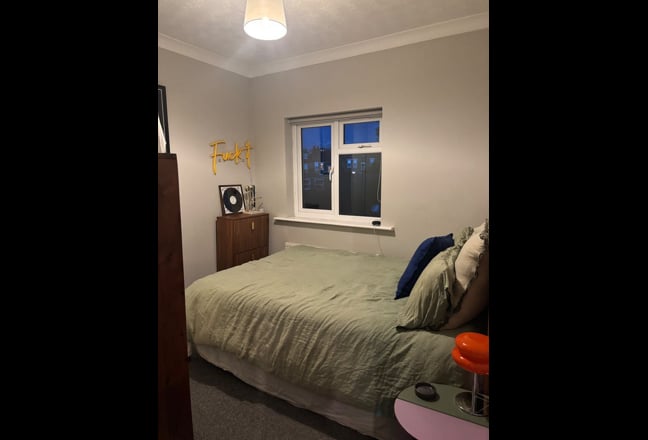 Double Bedroom in S E London  Main Photo