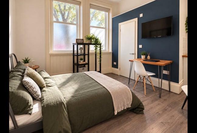 Cool Studio Apartment with Garden Main Photo