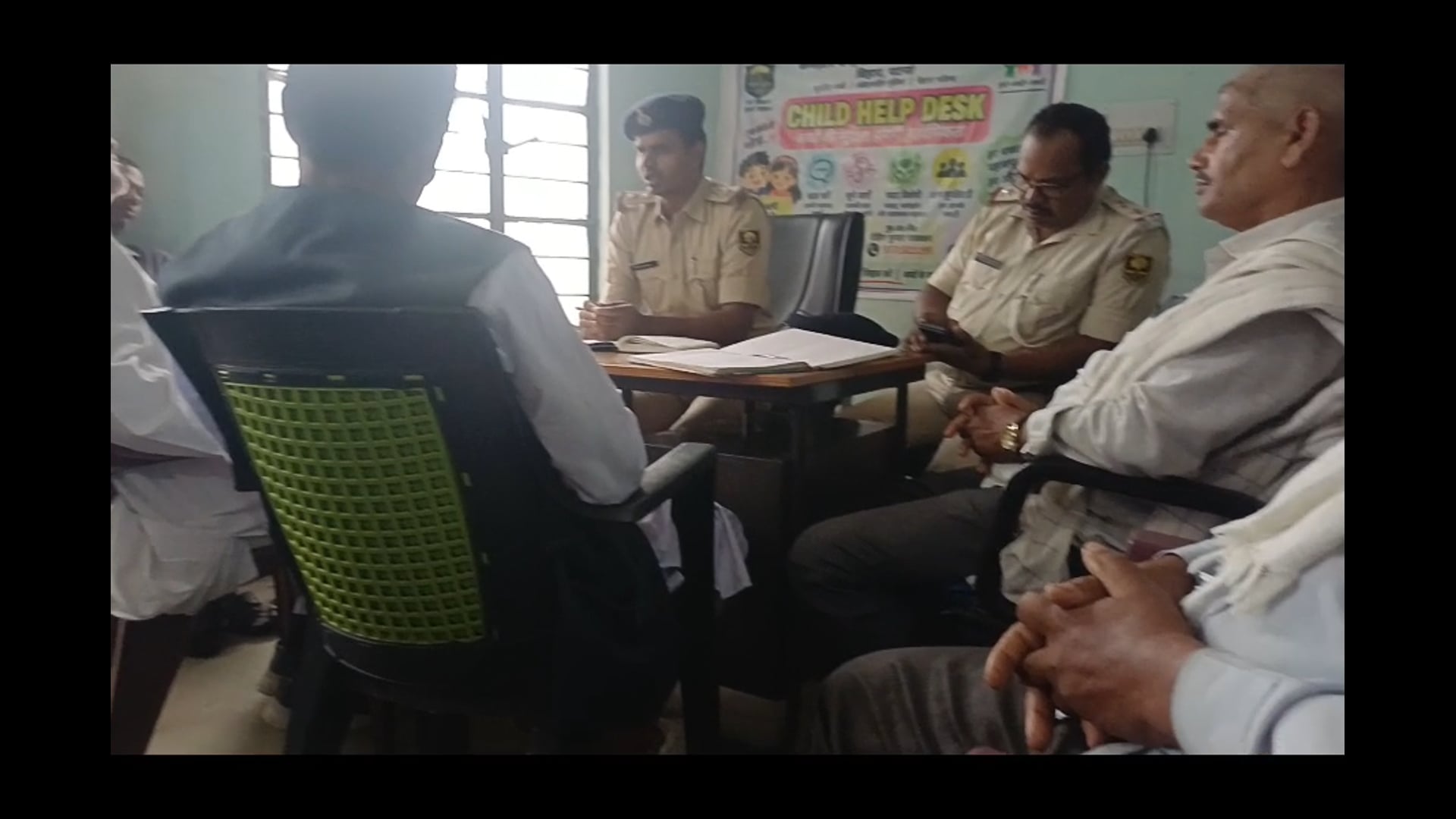 आनंदपुर थाना अध्यक्ष की अध्यक्षता में दुर्गा पूजा को लेकर शांति समिति की बैठक, डीजे पर पूर्ण प्रतिबंध का दिया निर्देश