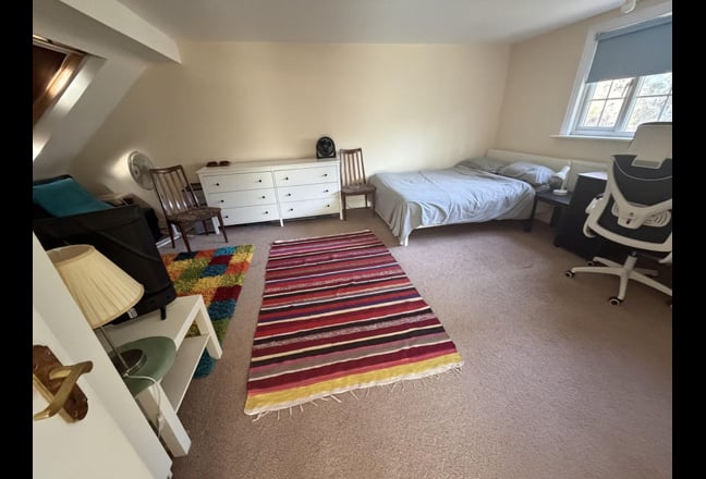 Beautiful Loft Room/Bathroom - Short Let  Main Photo