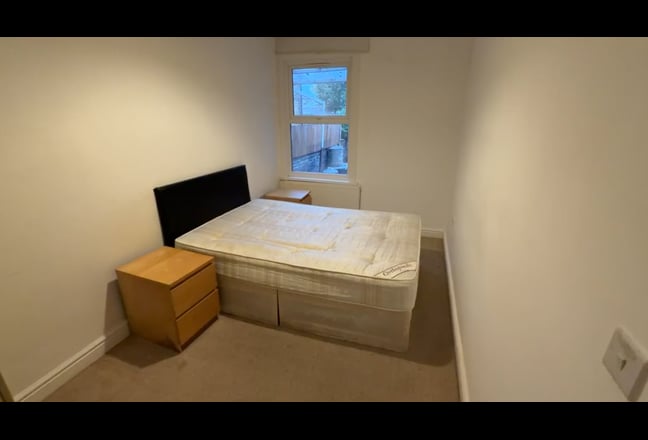 Room available in a friendly house share Main Photo