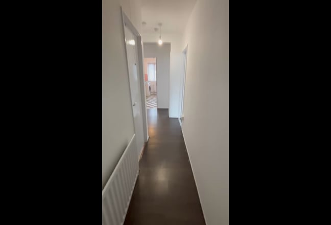 Newly Refurbished 1-Bedroom Flat – Barking Main Photo