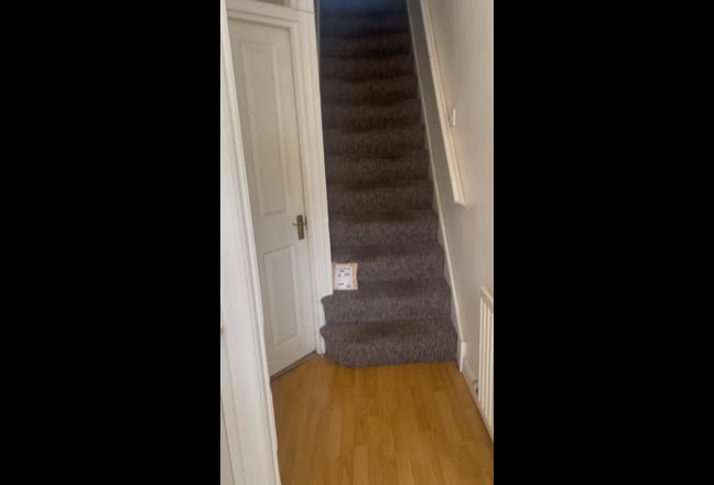 Very Big Single bedroom Main Photo