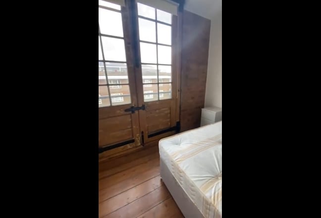 Furnished Double Room with Ensuite (5 month let) Main Photo