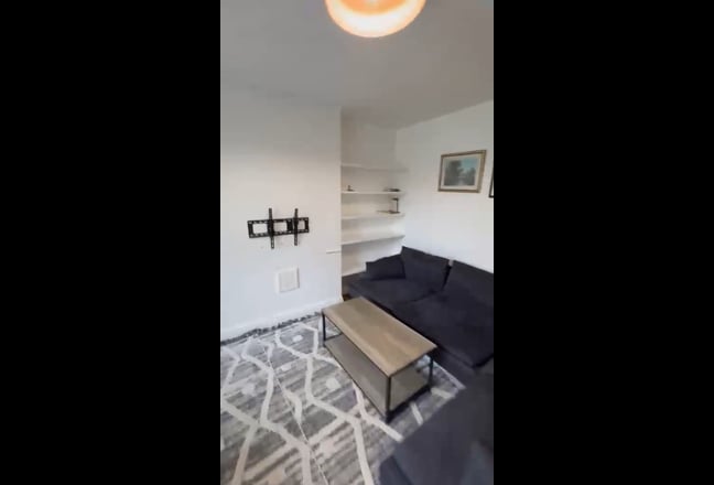 2 Double Bed End Terrace,, N13 Main Photo