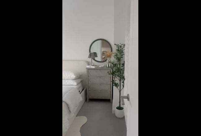 Double room available with own washroom Main Photo