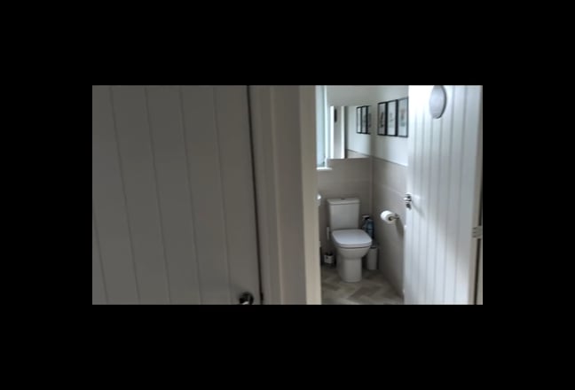 Spacious Double Bedroom with private bathroom Main Photo