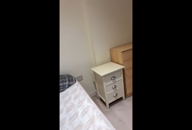 Bright Double Room with Private Bathroom Wimbledon Main Photo