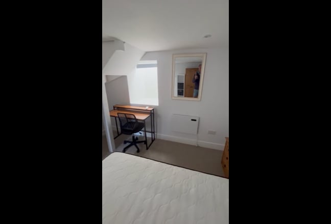 Video 1: Bedroom with double bed