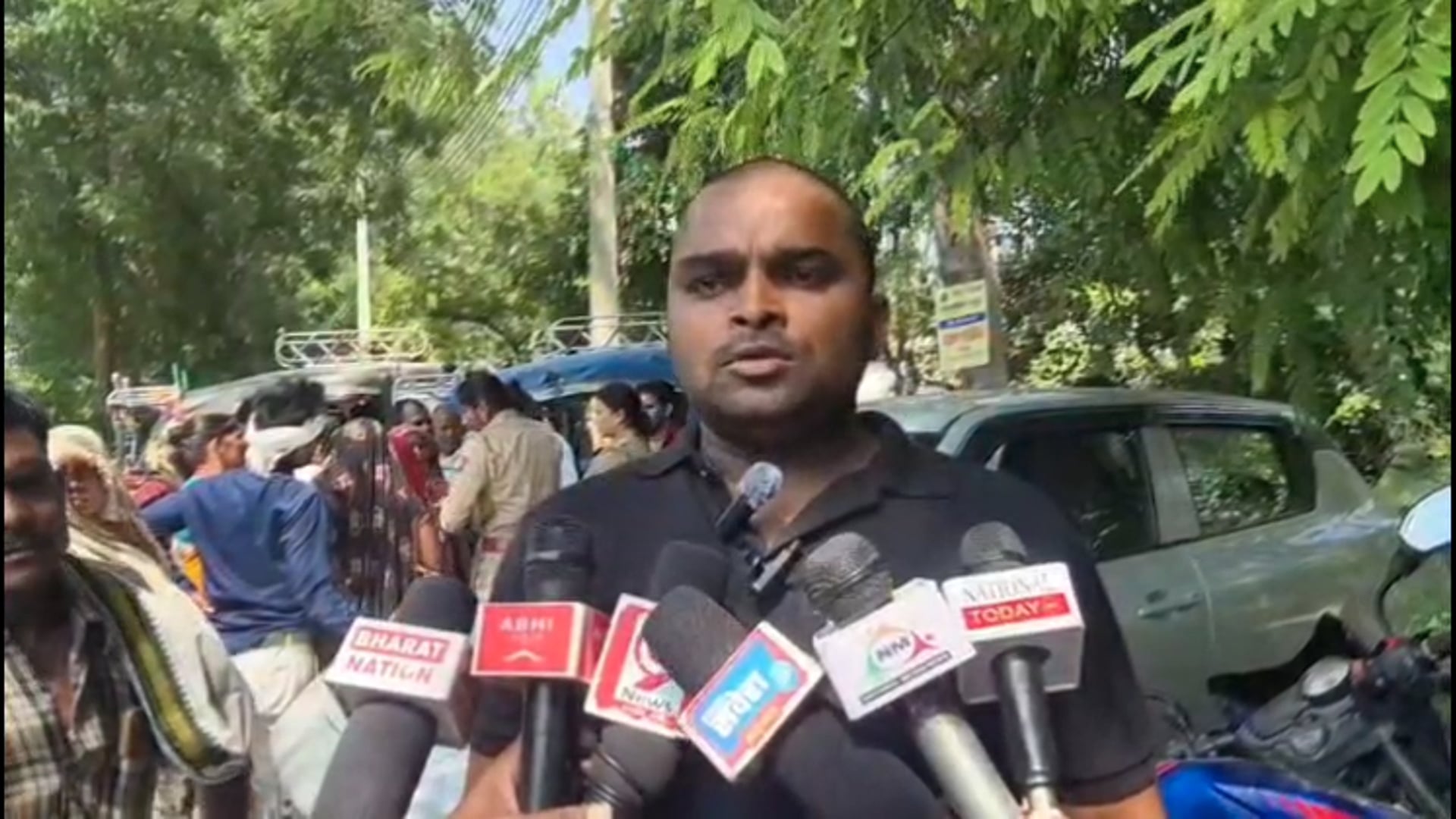 सफाई के दौरान मिली सोने की गिन्नी बनी हत्या की वजह? गिन्नी छिपाने के विवाद में हत्या का आरोप, परिजनों के आरोप से मचा हड़कंप!
