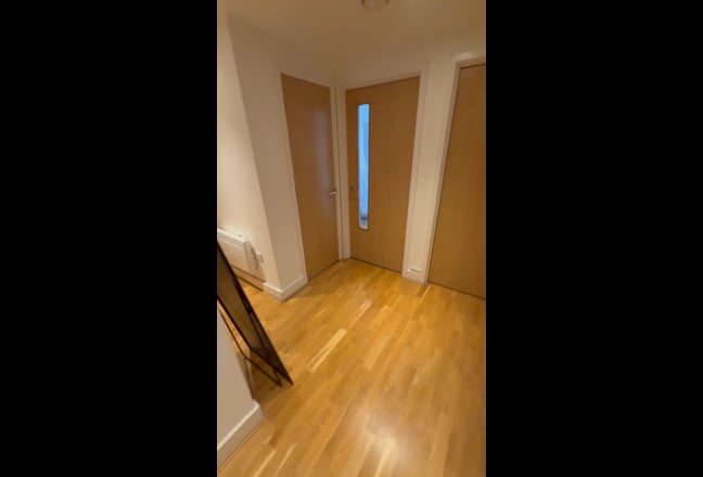 Video 1: 11th floor in this building located right beside Thames River 