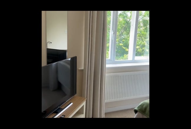 Spacious En suite Double Room Near Bath Main Photo