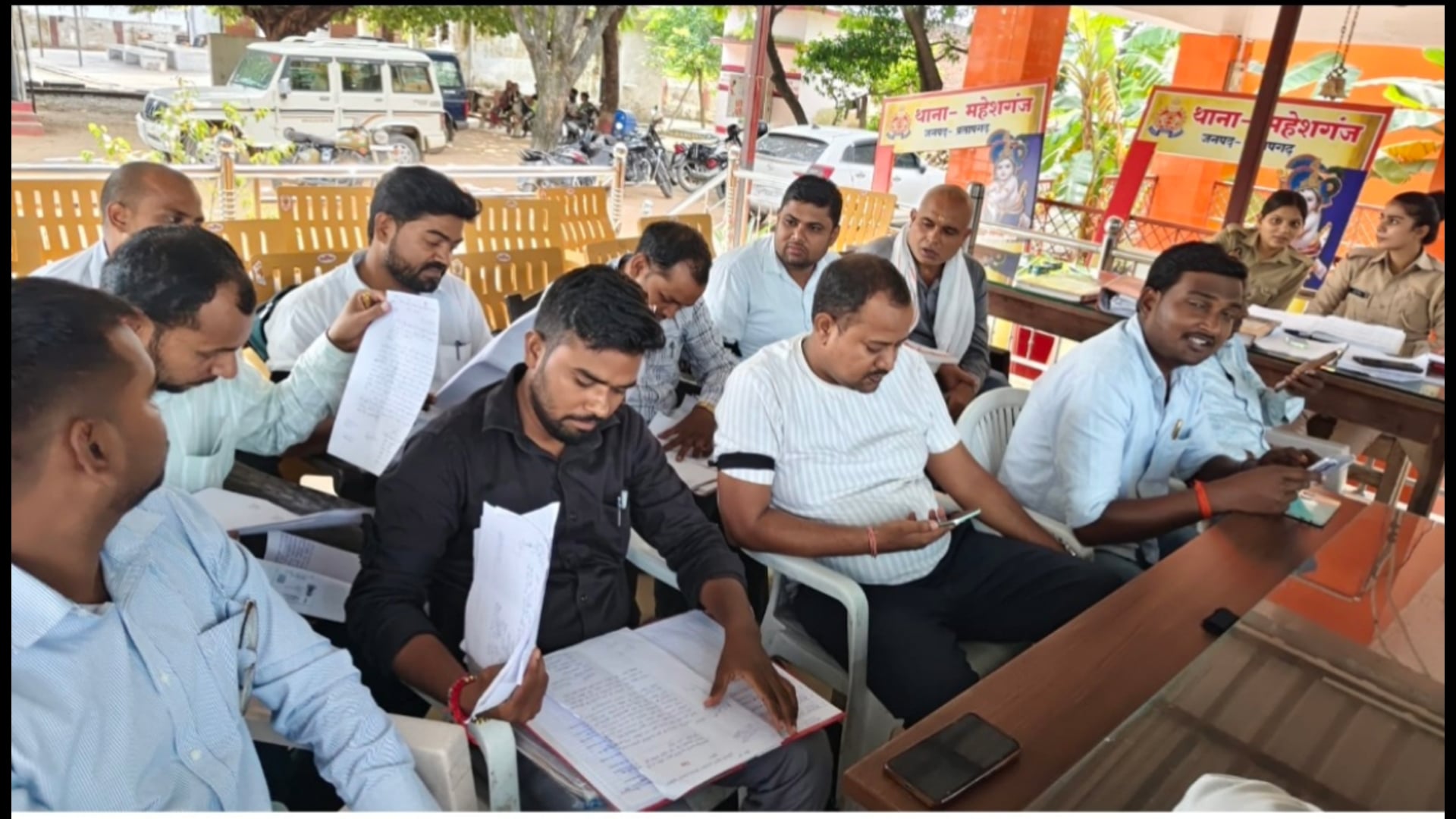 कुंडा में लेखपालों का विरोध काली पट्टी बांधकर किया काम समाधान दिवस में भी निभाई ड्यूटी#latest_news 