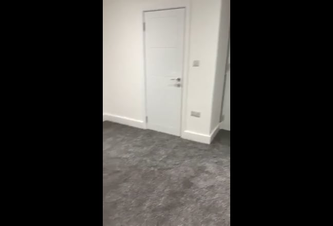 Double rooms and En-suite rooms  available to let  Main Photo