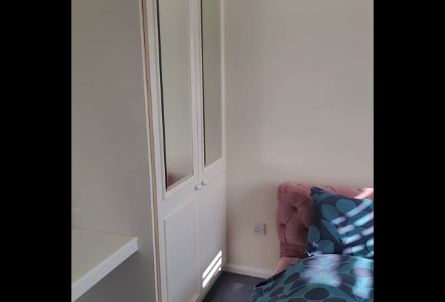 A Large Double & Single Room Available  Main Photo