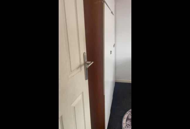 Video 1: Double room single bed 