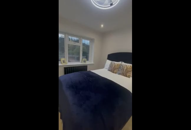 Double ensuite & evening meal included  Main Photo