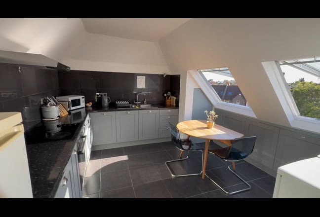 Double room available in beautiful houseshare Main Photo
