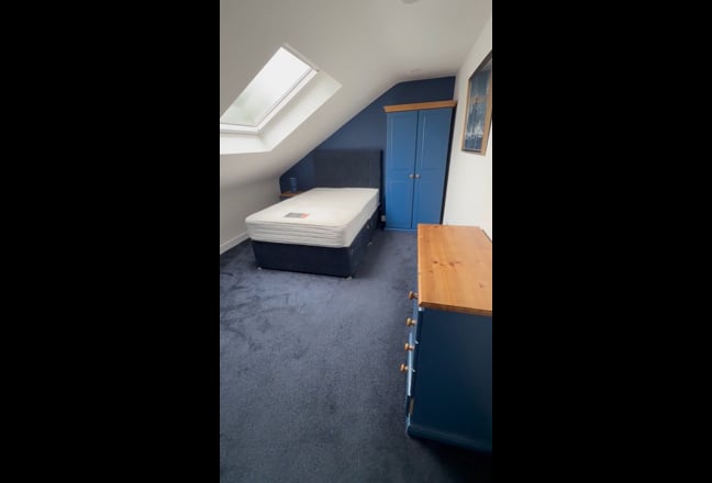 Newly Refurbished 6 Bed HMO Bills included* Main Photo