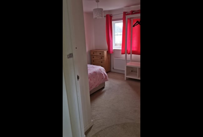 A Double Room To Rent in IV2 Main Photo
