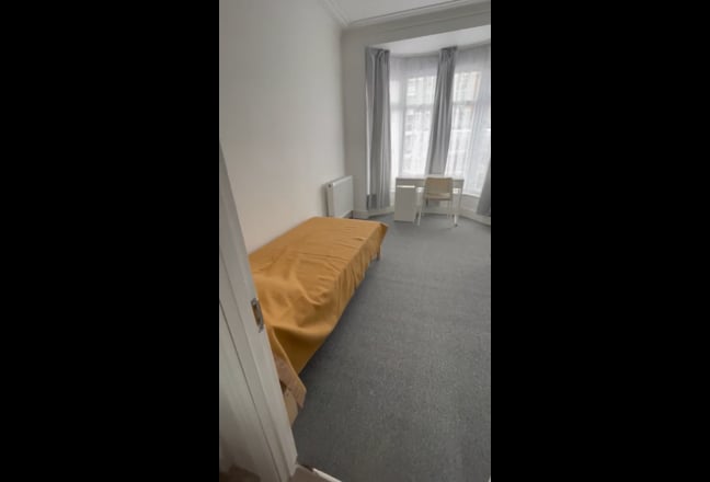 Fully Furnished Room to Rent –  Bills Included Main Photo