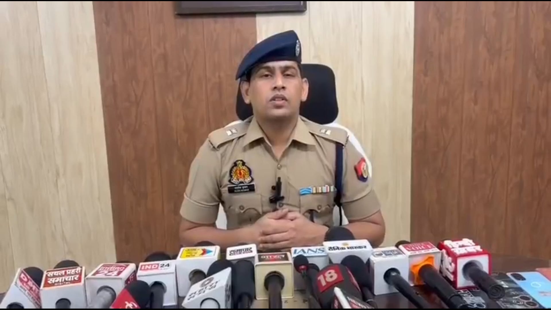  प्रतापगढ़ पुलिस ने सितंबर में बरामद किए 147 गुमशुदा मोबाइल, 23.52 लाख रुपये कीमत के फोन #latest_news 