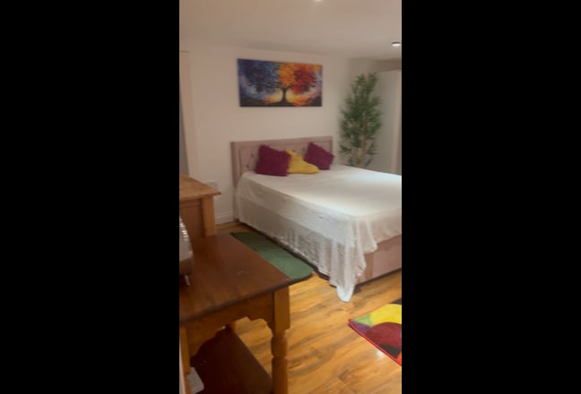     ✨Spacious, Bright Two Beautiful en-suites  Main Photo