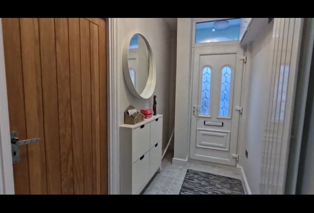 Furnished Self-Contained Studio – Walthamstow – Al Main Photo