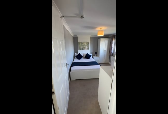Stunning Double in Mitcham!! Main Photo