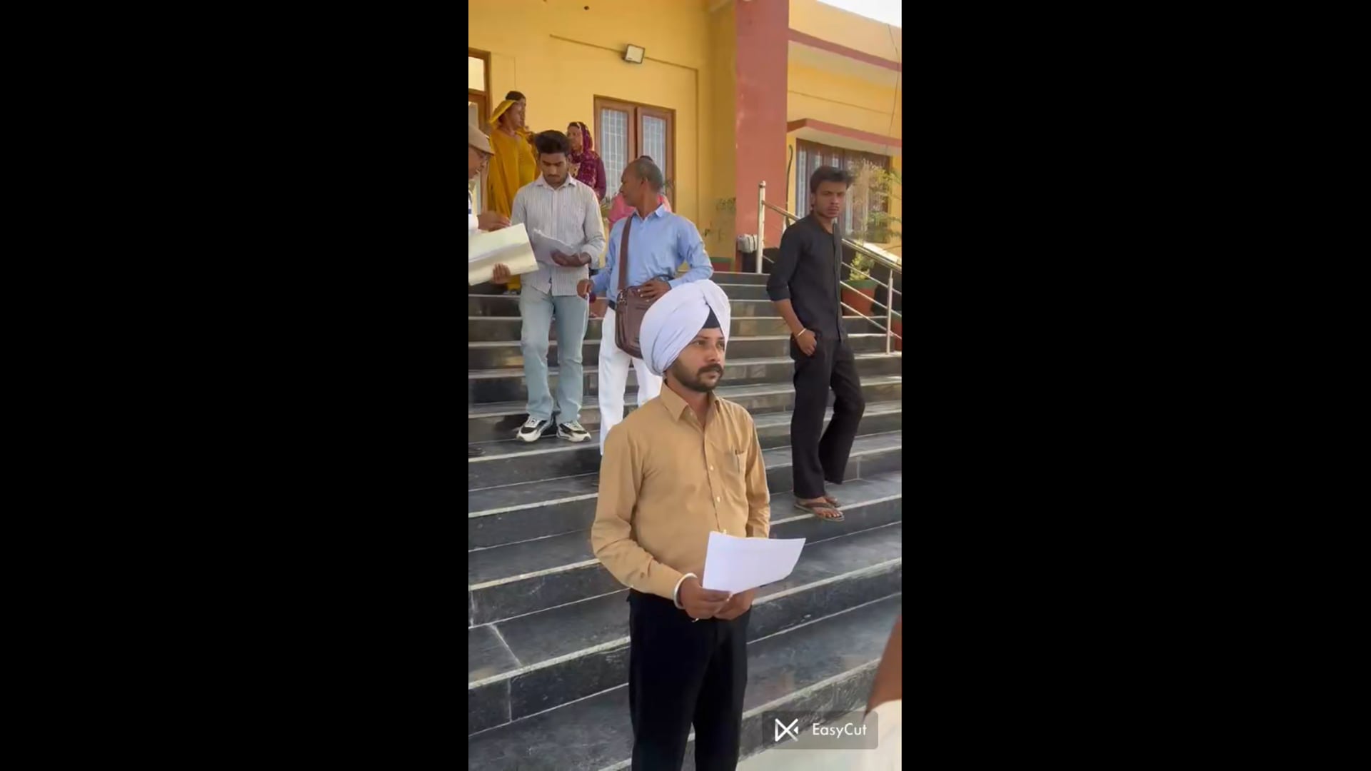 शामली l मुख्य चुनाव आयुक्त श्री ज्ञानेश कुमार जी के इस्तीफे की मांग के संबंध में बहुजन एकता संघर्ष समिति के जिला अध्यक्ष ने सोफा ज्ञापन