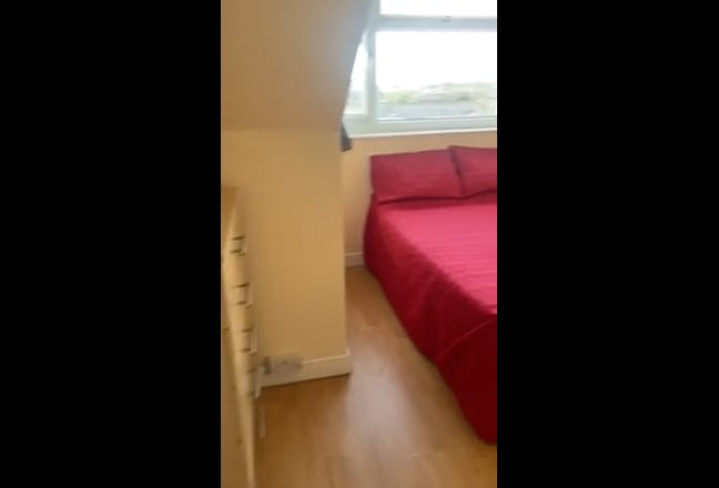 Rooms available in Burley Main Photo
