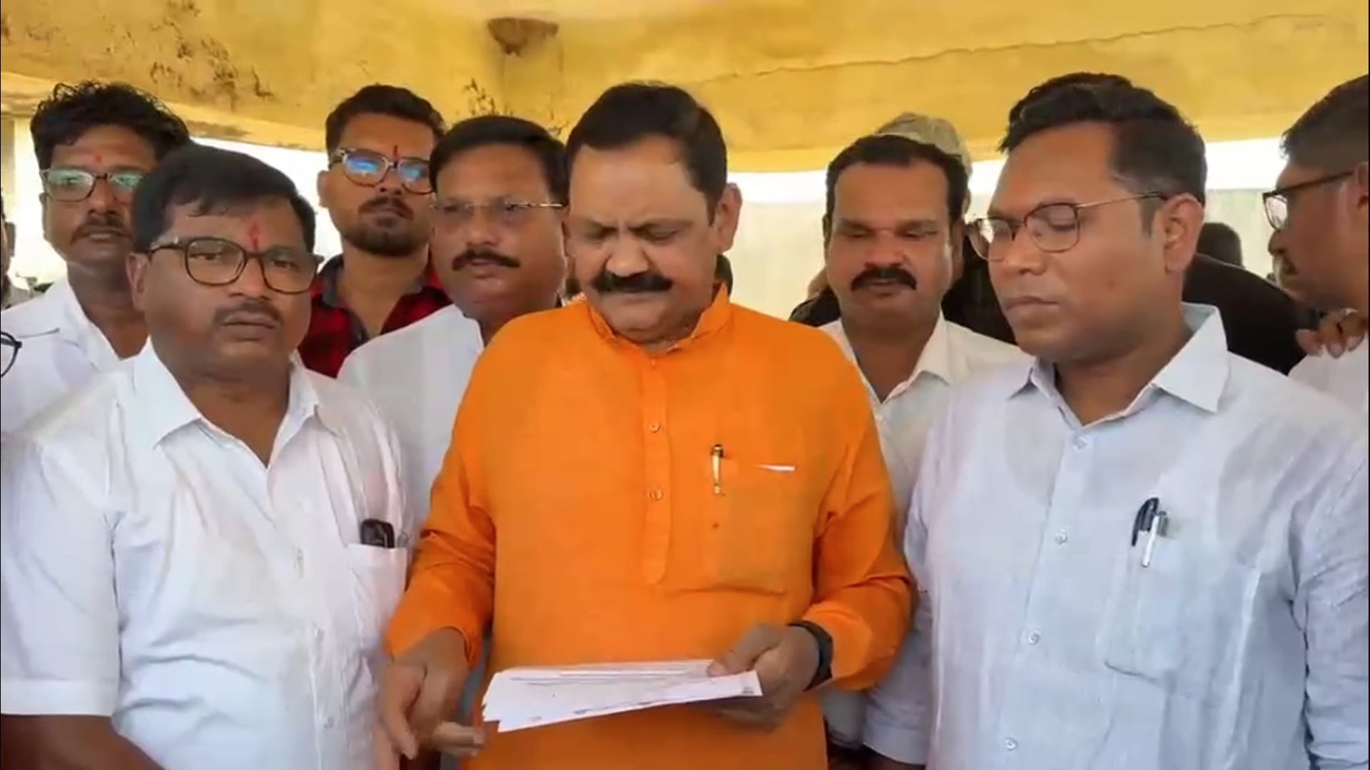 सोनसरी आश्रमशाला की छात्रा की आत्महत्या के मामले में जांच और कार्रवाई के आदेश

अधीक्षिका को निलंबित करने के मंत्री डॉ. अशोक उईके के निर्देश; परिजनों को दो लाख रुपये की अनुग्रह राशि