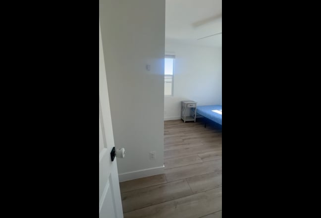 Avondale Room for Rent - FREE RENT Until November! Main Photo