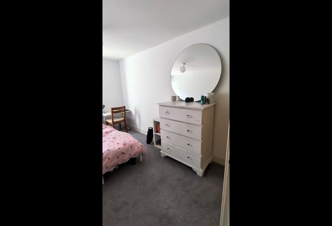 Bright Double Room + Multipurpose Living Room-Bow Main Photo