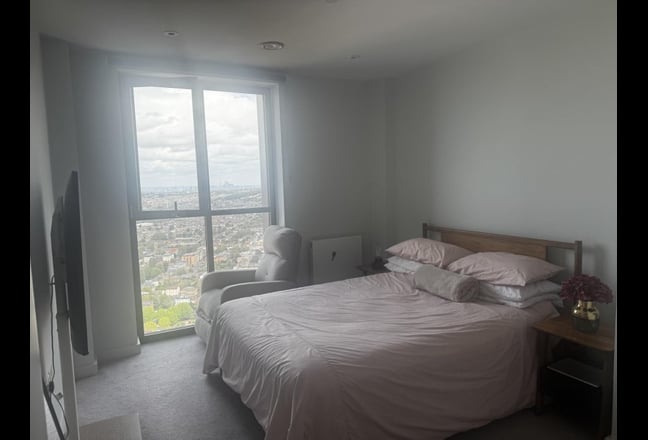 Ensuit Room Bills Inc.Room - East Croydon Main Photo