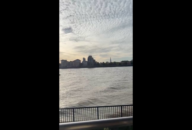🌊 Stunning Thames River Views | 2 BHK | Flatmate Main Photo