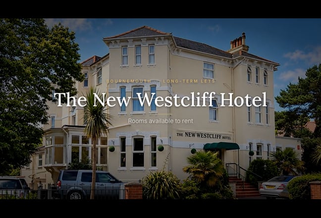 Double en-suite Room with FREE Parking and Pool. Main Photo